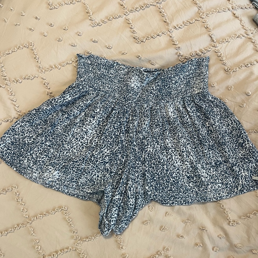 Volcom flowy shorts!
